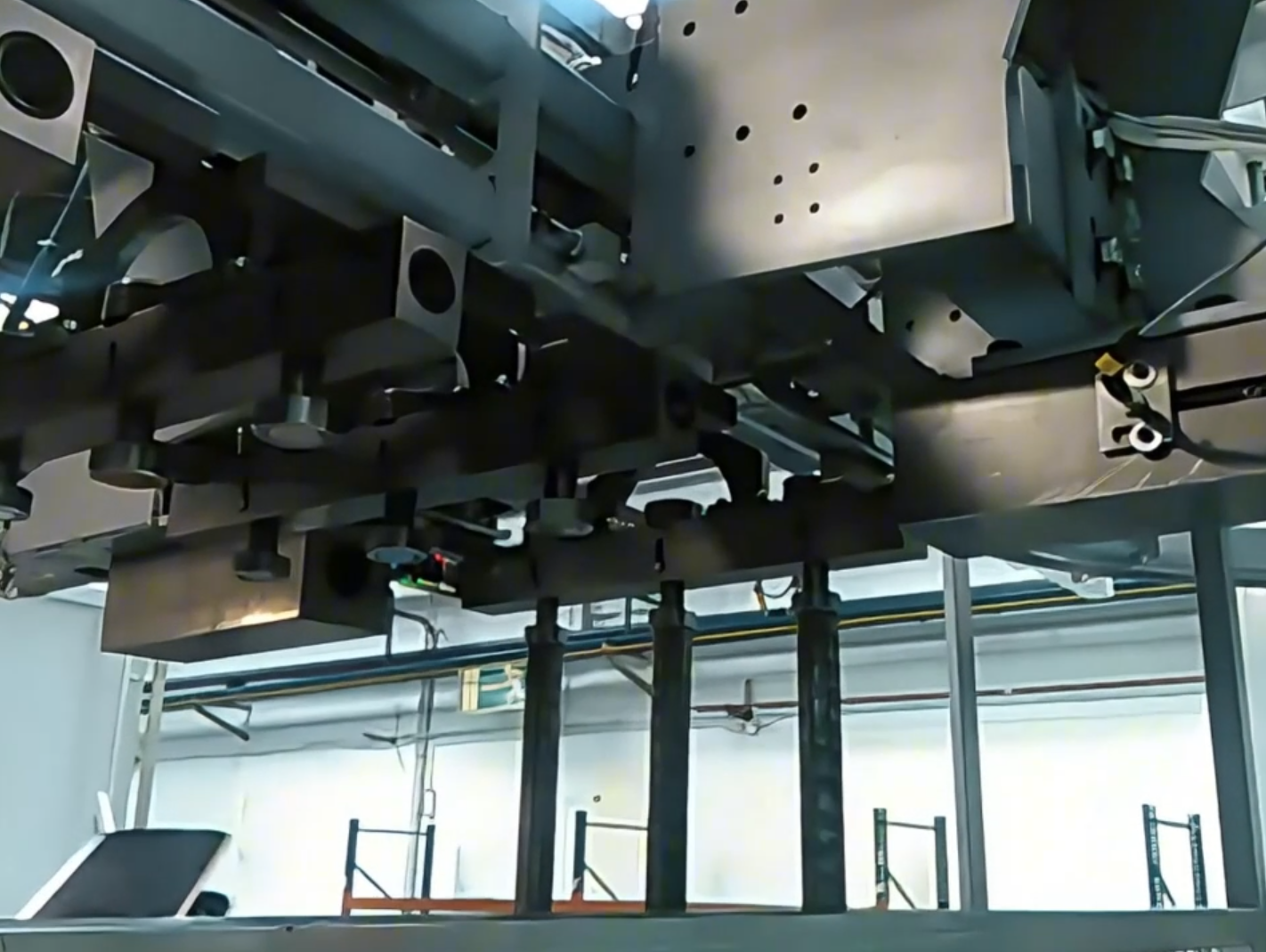 SISTEMA CENTRAJE PARA CARGA ROBOT